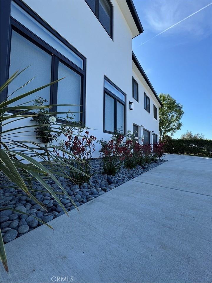 14142 Dall Ln - Photo 2 of 27