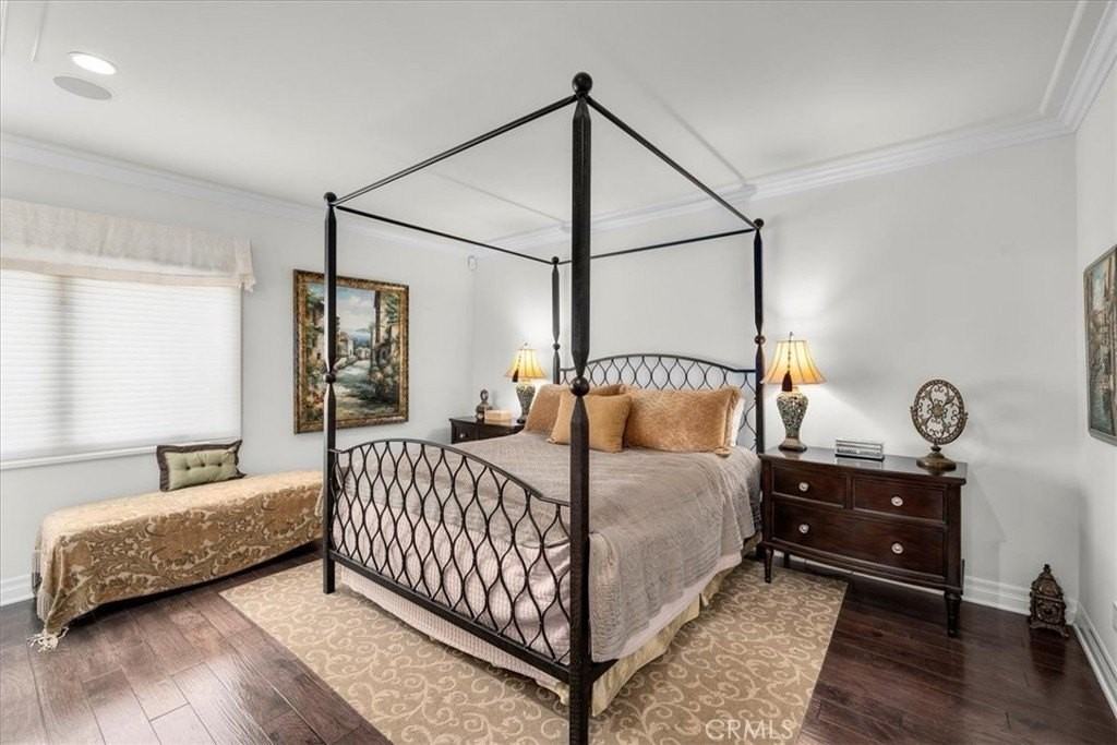 504 Avocado Ave - Photo 6 of 20