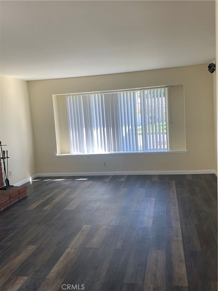 183 S Barbara Way - Photo 4 of 25