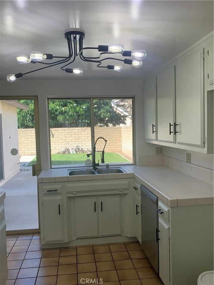 183 S Barbara Way - Photo 5 of 25