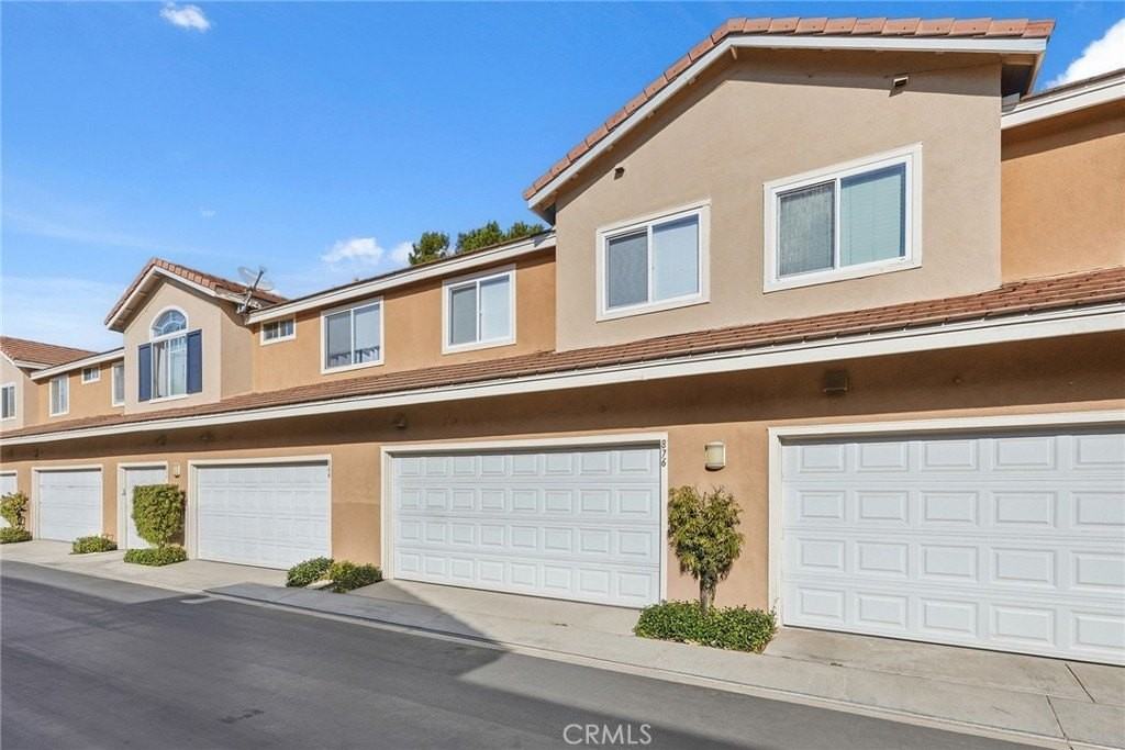 876 S Yellowstone Way - Photo 2 of 25