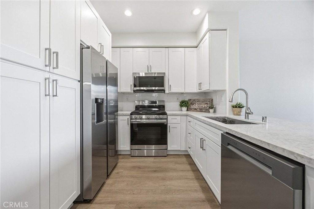 876 S Yellowstone Way - Photo 6 of 25