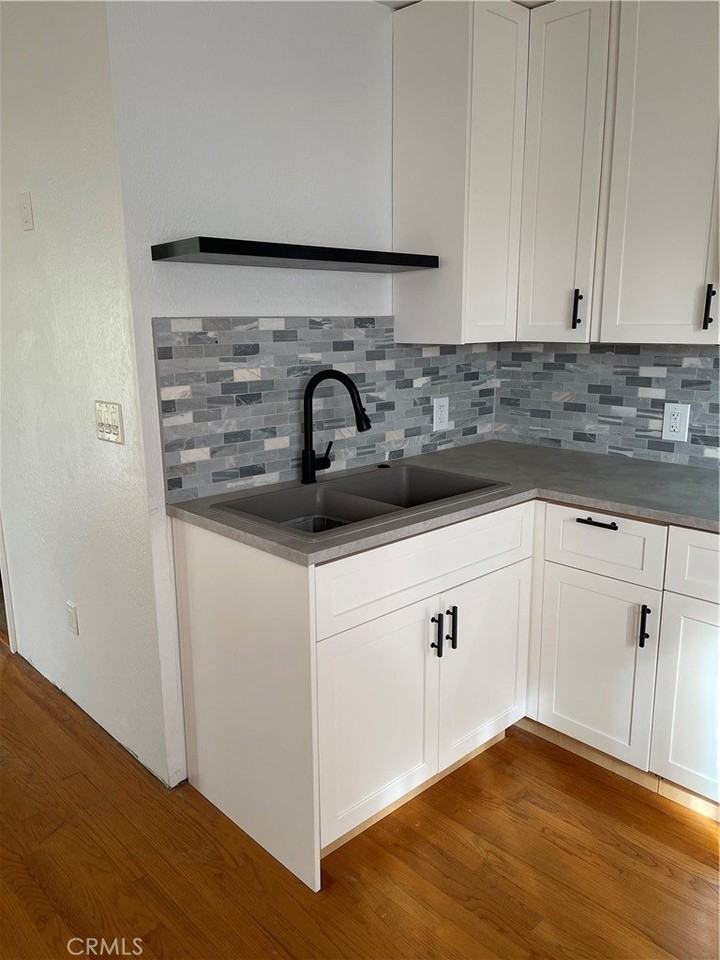 4488 Hillside Ave - Photo 6 of 8