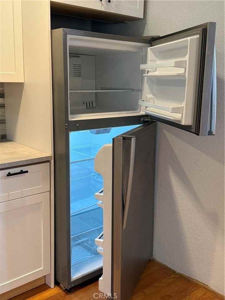 4488 Hillside Ave - Photo 7 of 8