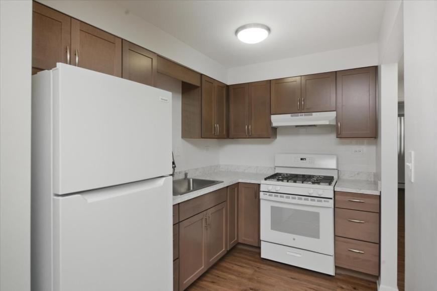 126 W Washington St - Photo 2 of 10