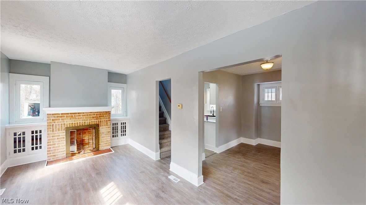 55 Poland Ave - Photo 3 of 18