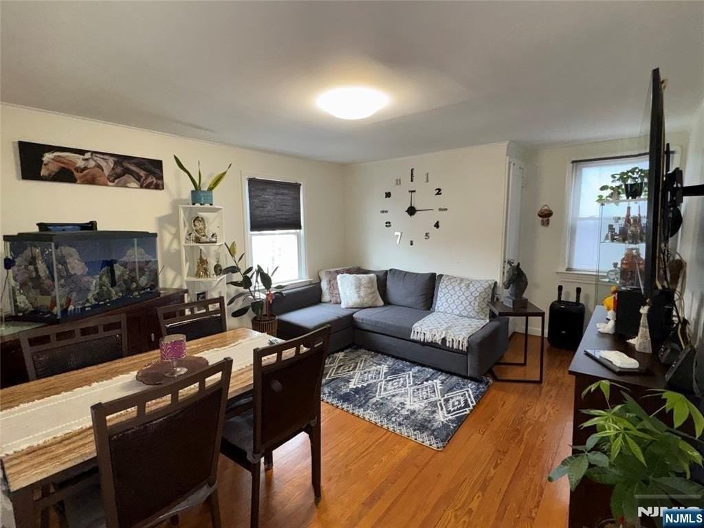 542 Prospect Pl - Photo 3 of 7