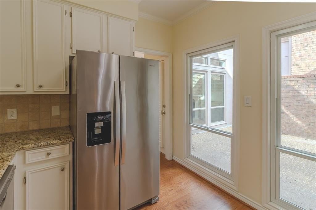 4520 Glenwick Ln - Photo 5 of 36