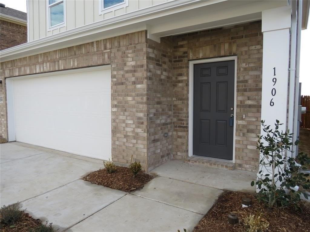 1906 Chapel Hill Rd - Photo 5 of 36