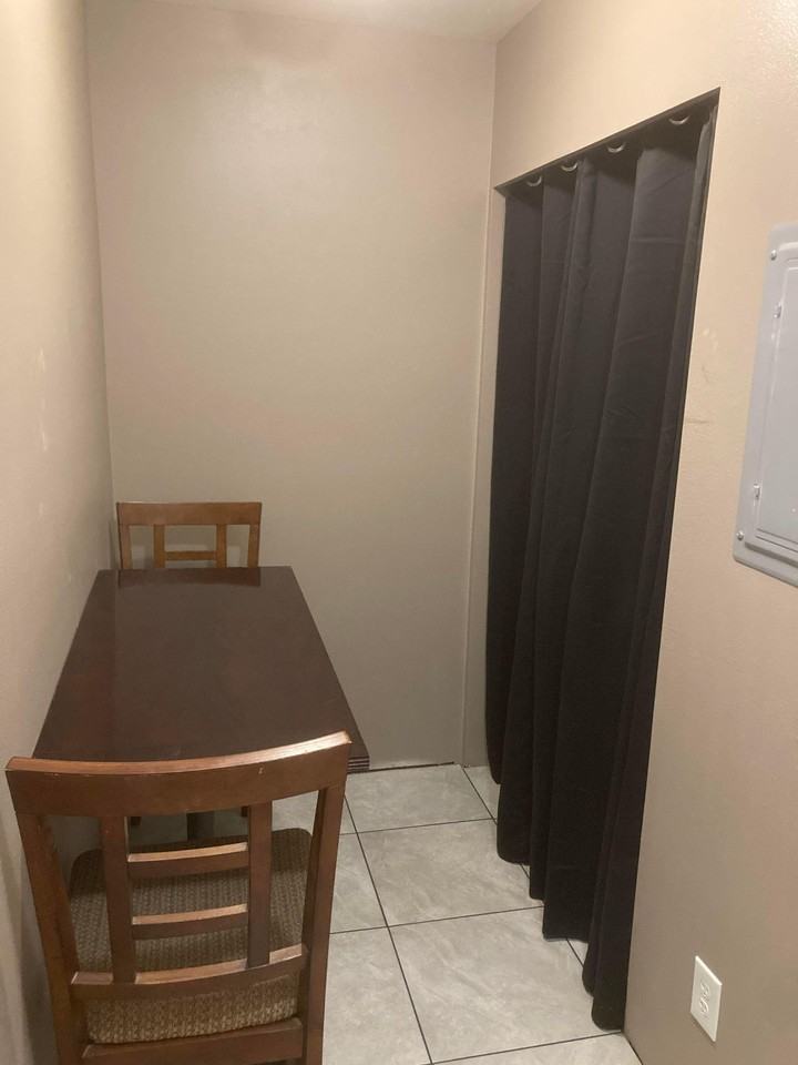 E Southgate Ave - Photo 2 of 7