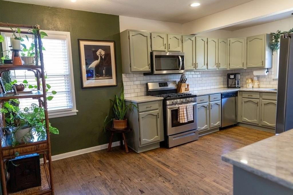 3770 Cornish Ave - Photo 4 of 23