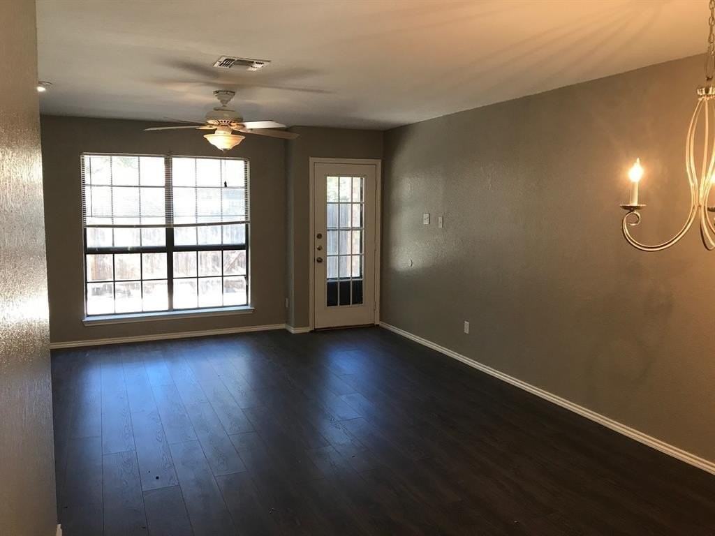 7326 Kingswood Cir - Photo 4 of 11