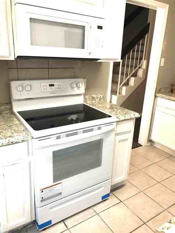 7326 Kingswood Cir - Photo 6 of 11