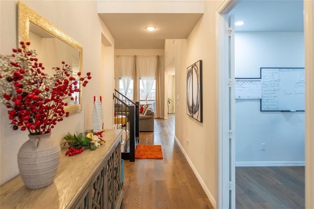 1700 Hydrangea Ln - Photo 6 of 40