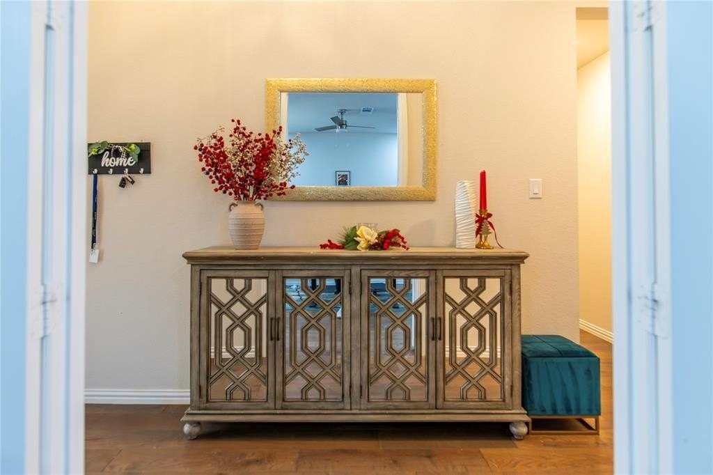 1700 Hydrangea Ln - Photo 7 of 40