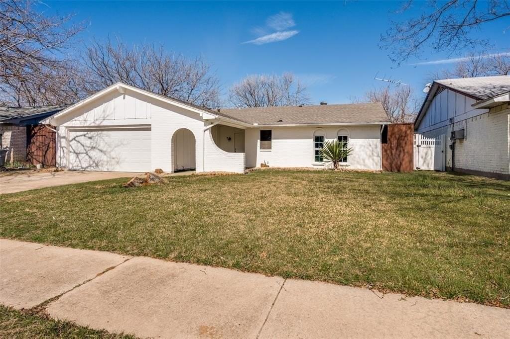 2403 Vassar Ct - Photo 2 of 25