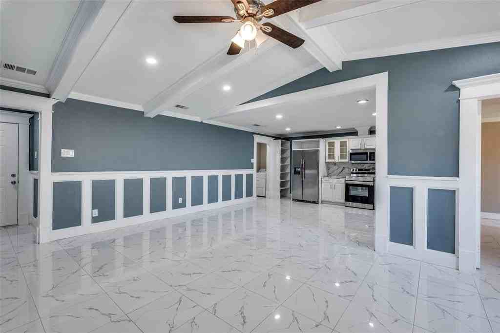 2403 Vassar Ct - Photo 5 of 25