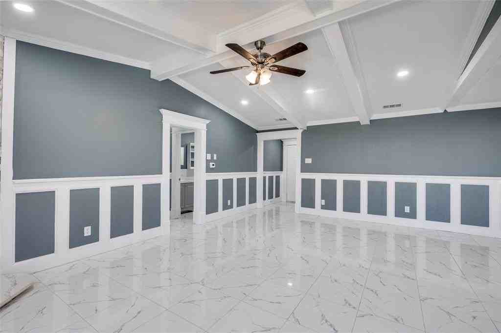 2403 Vassar Ct - Photo 6 of 25