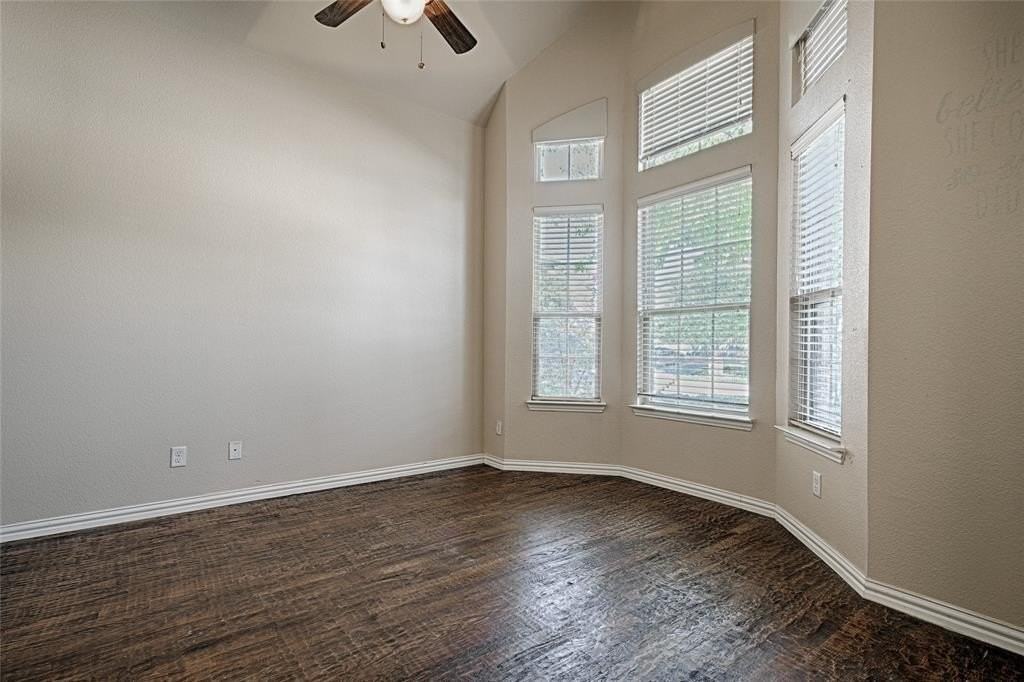 1216 Realoaks Dr - Photo 5 of 34