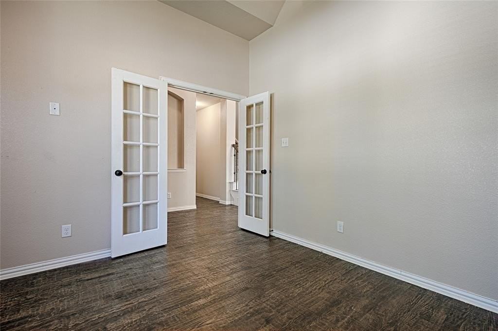 1216 Realoaks Dr - Photo 6 of 34