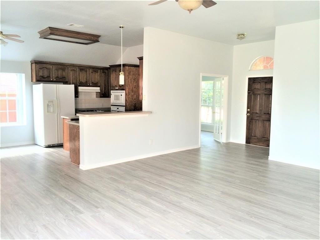 1409 Tudor Dr - Photo 2 of 15