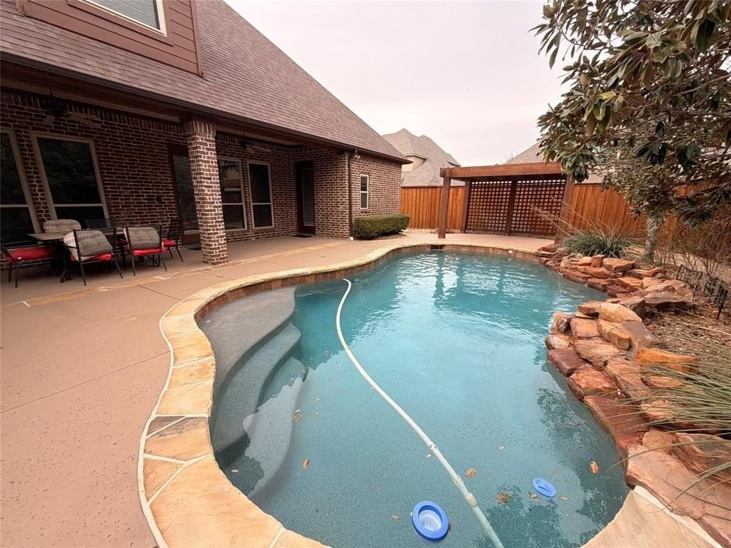 8116 Canyon Oak Dr - Photo 4 of 40