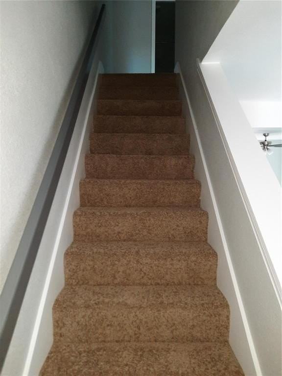 1011 Vine St #19 - Photo 5 of 5