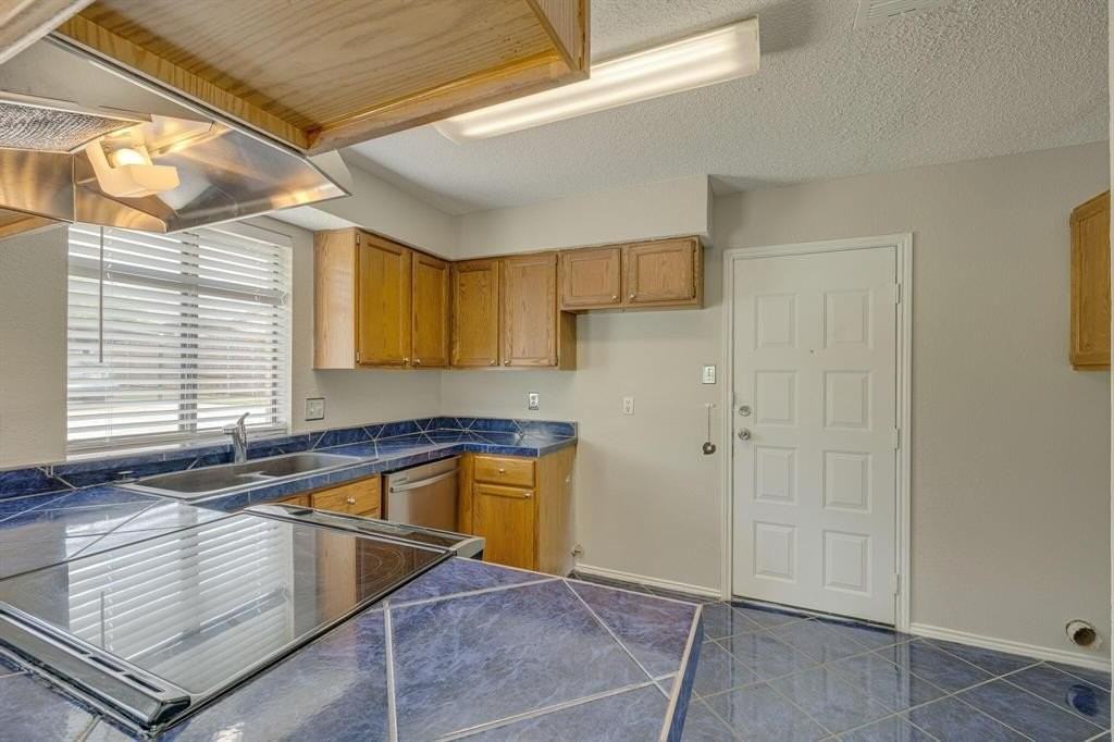 6821 Sierra Dr - Photo 5 of 11