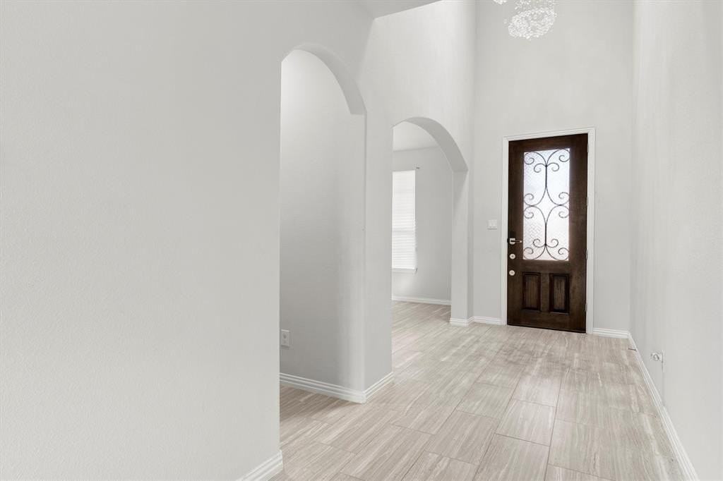 1610 Temperance Way - Photo 7 of 40