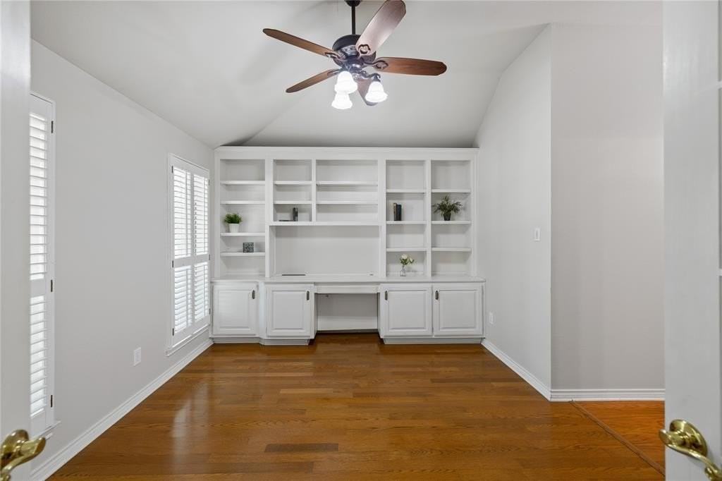 2402 Crockett Ct - Photo 3 of 15