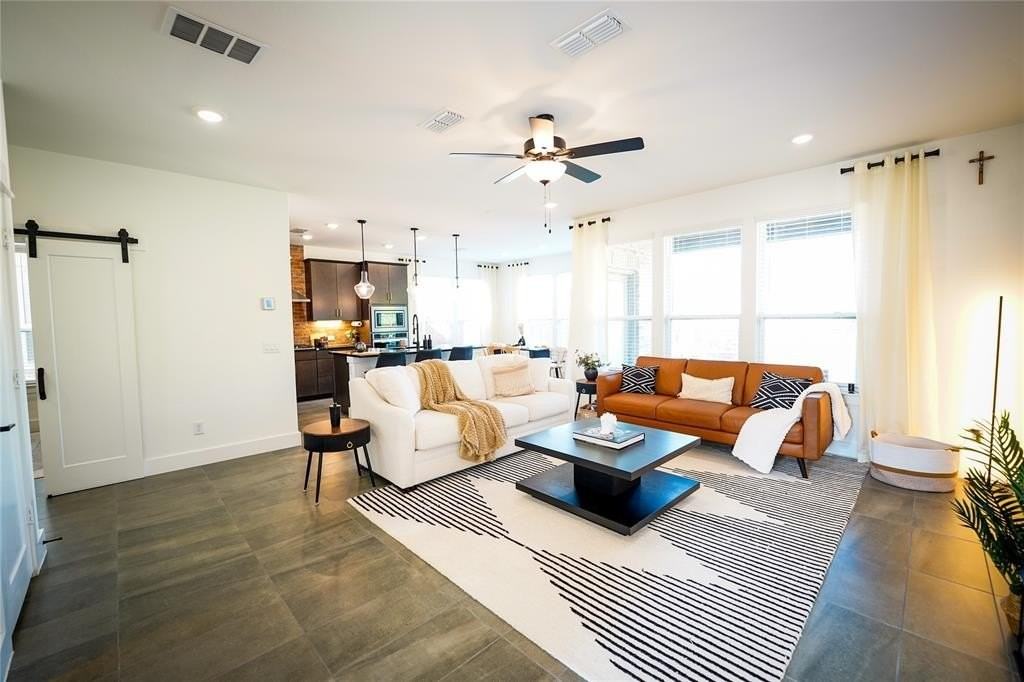 7557 Donnelly Ave - Photo 4 of 35