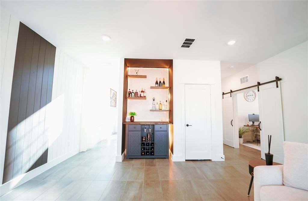 7557 Donnelly Ave - Photo 6 of 35