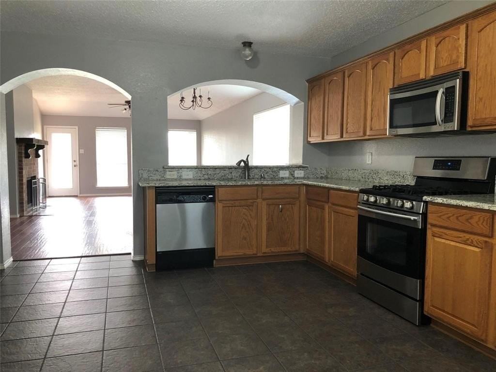 1016 Chesterfield Dr - Photo 7 of 11