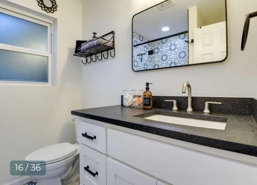 520 W Bluff St - Photo 7 of 36