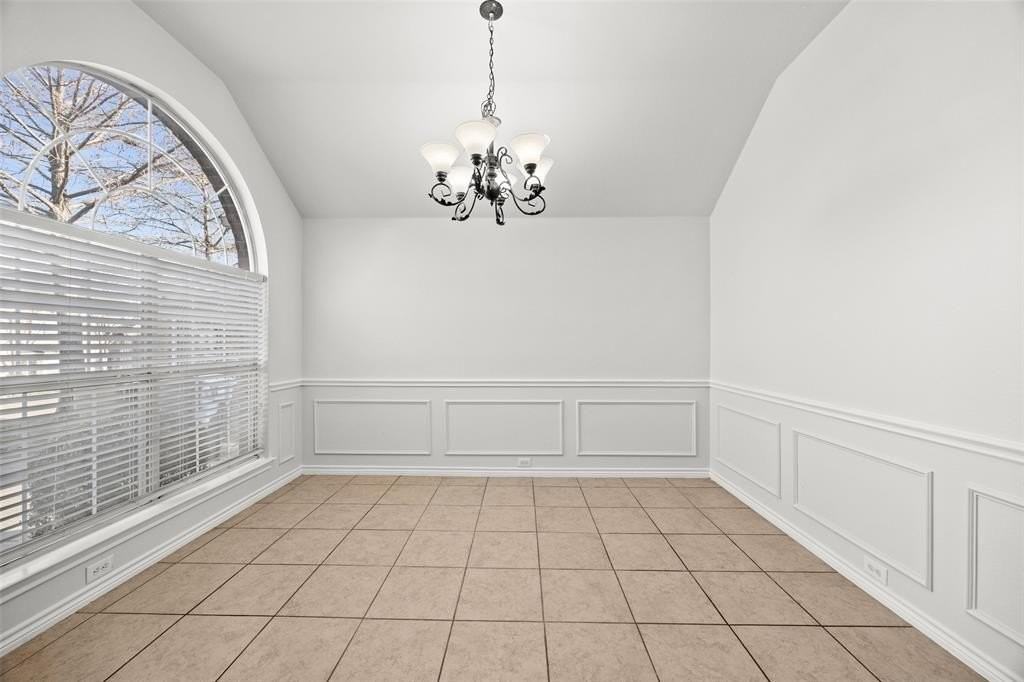 2217 Trickling Creek Dr - Photo 4 of 22