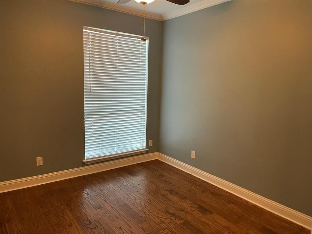 3909 Catalina St - Photo 6 of 38