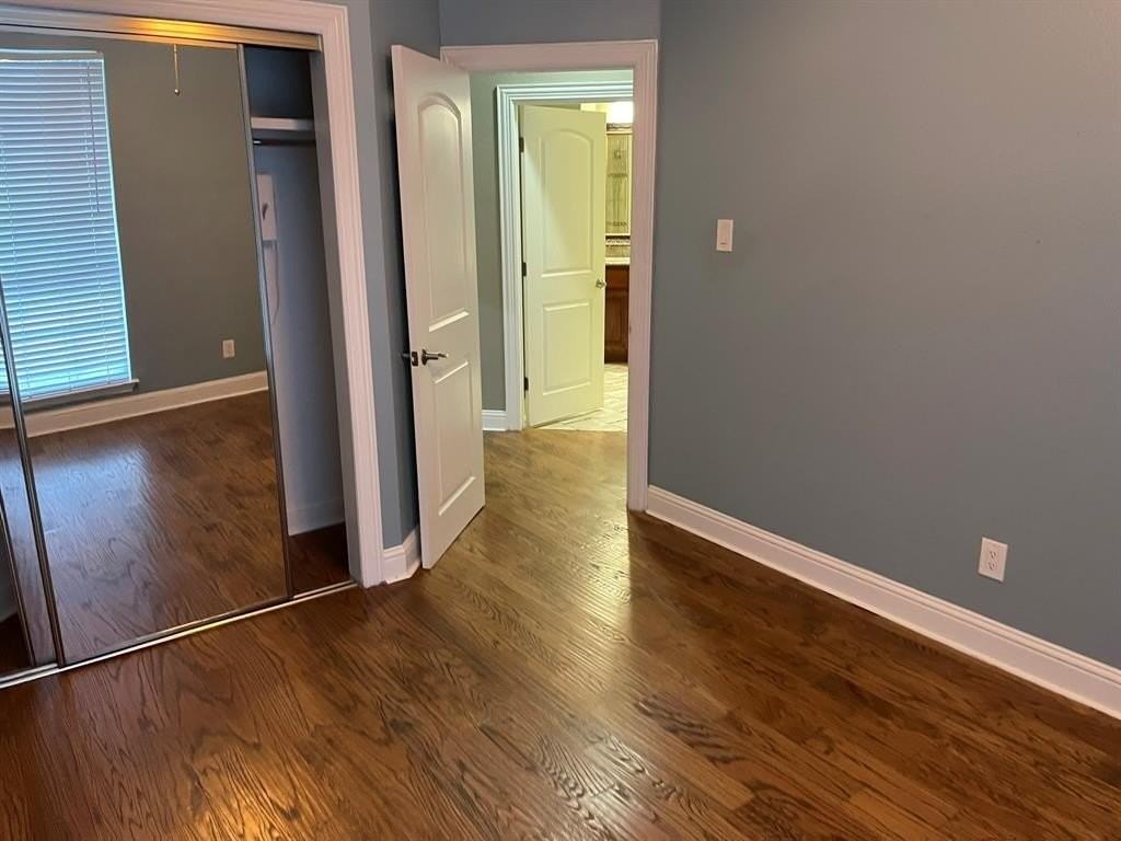 3909 Catalina St - Photo 7 of 38