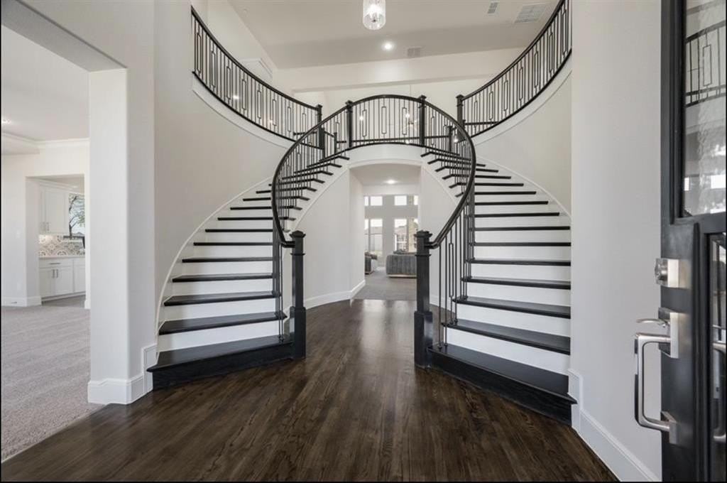 1405 Gairloch Dr - Photo 3 of 22