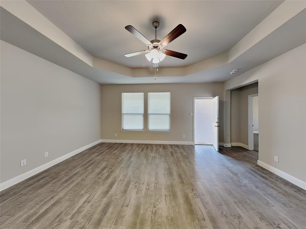 2004 Windsor Dr - Photo 2 of 20