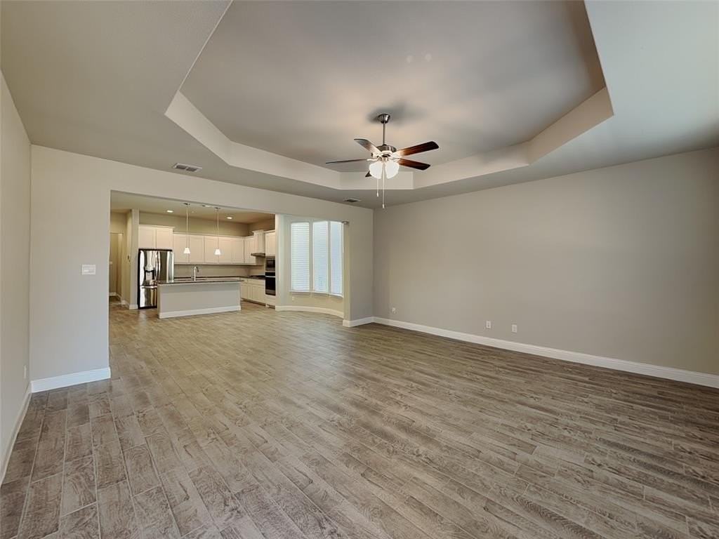 2004 Windsor Dr - Photo 3 of 20