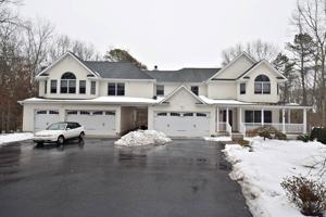 featured image of 396 Eastport Manor Rd