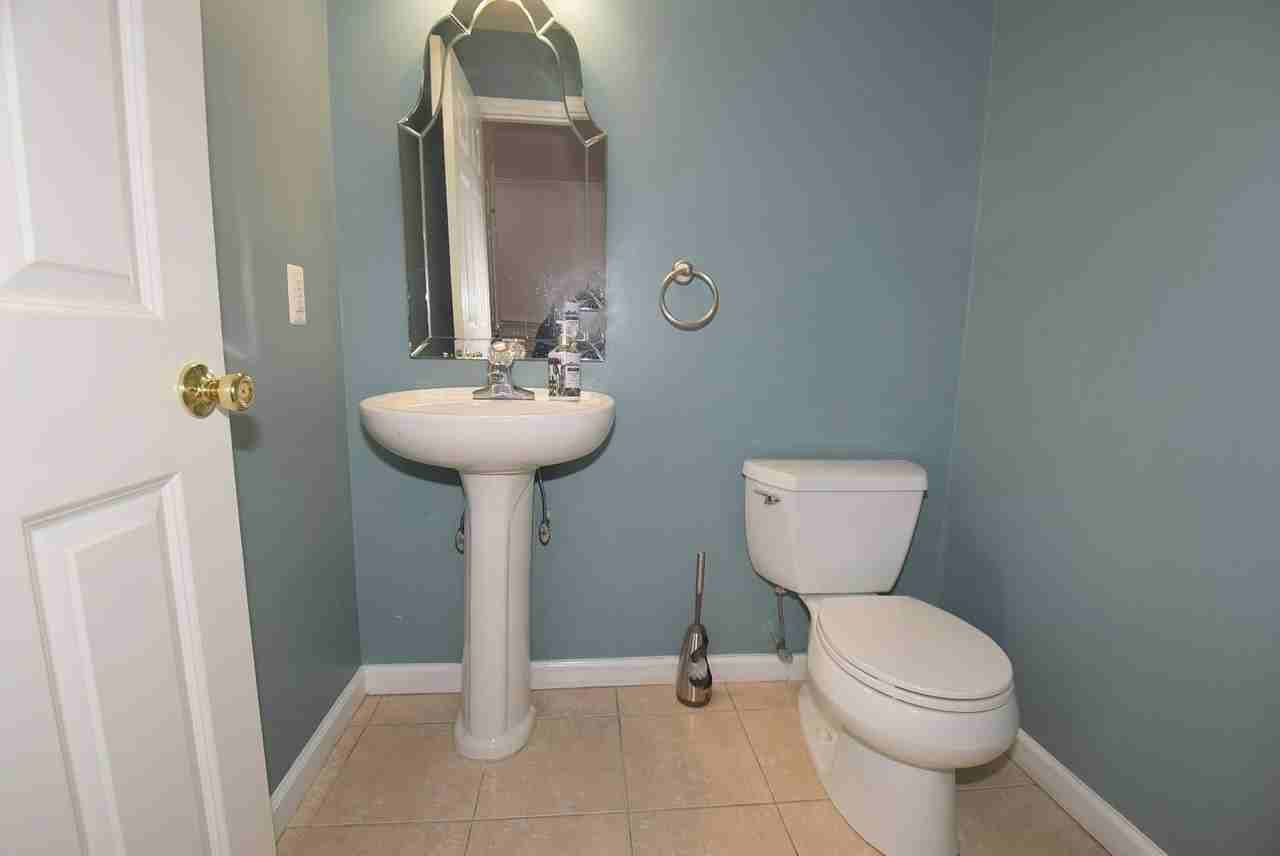 396 Eastport Manor Rd - Photo 6 of 13