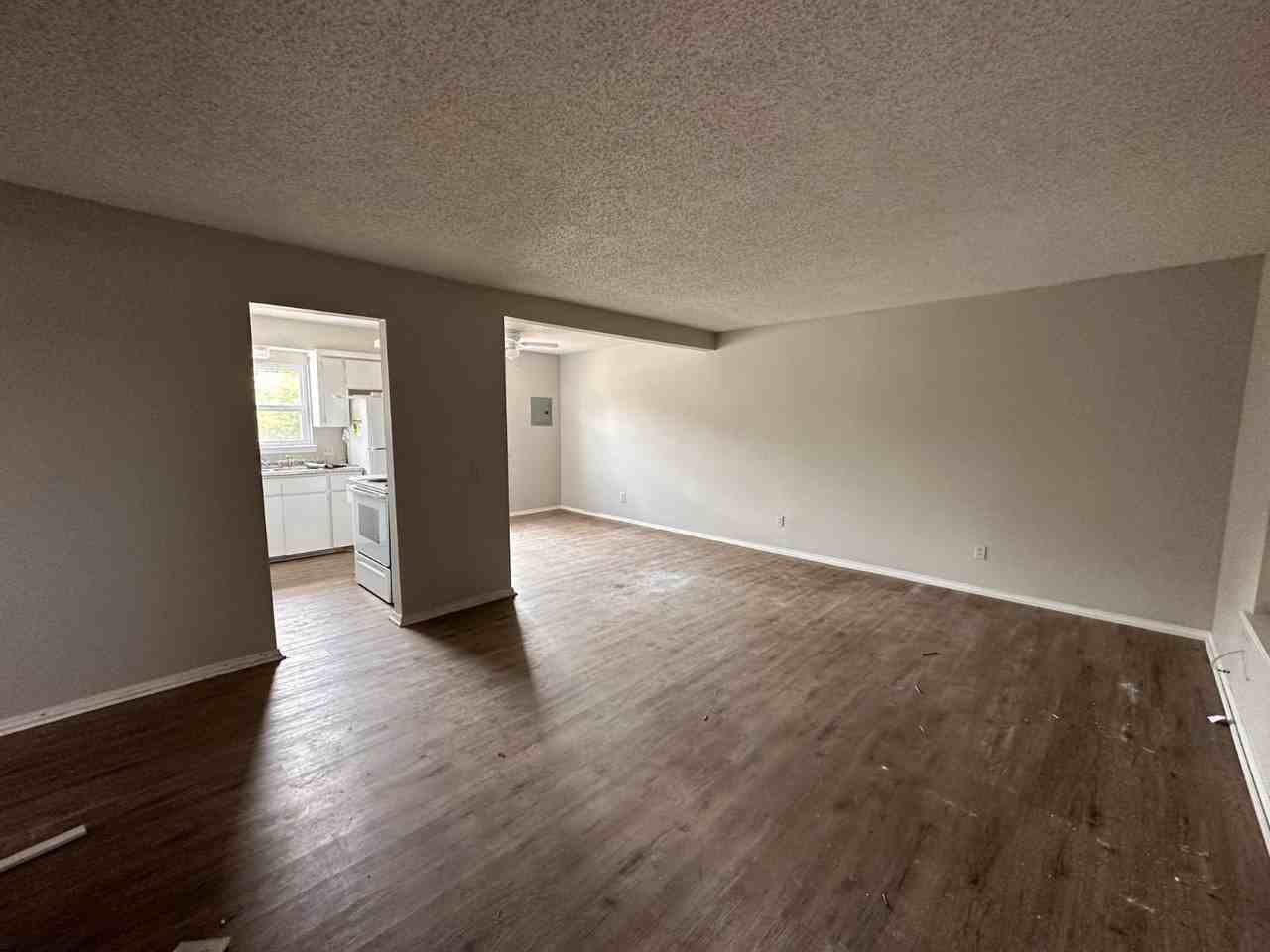 1002 Sw Summit Ave #2 - Photo 2 of 9