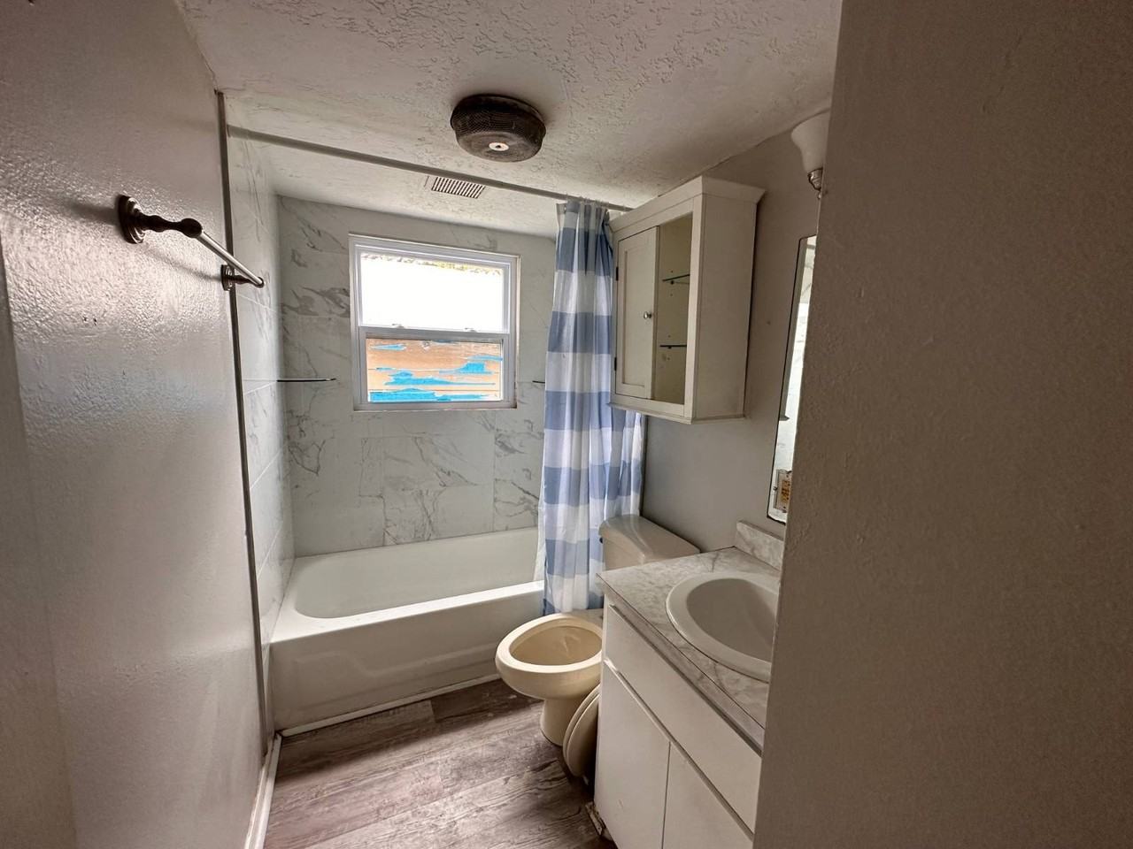 1002 Sw Summit Ave #2 - Photo 6 of 9