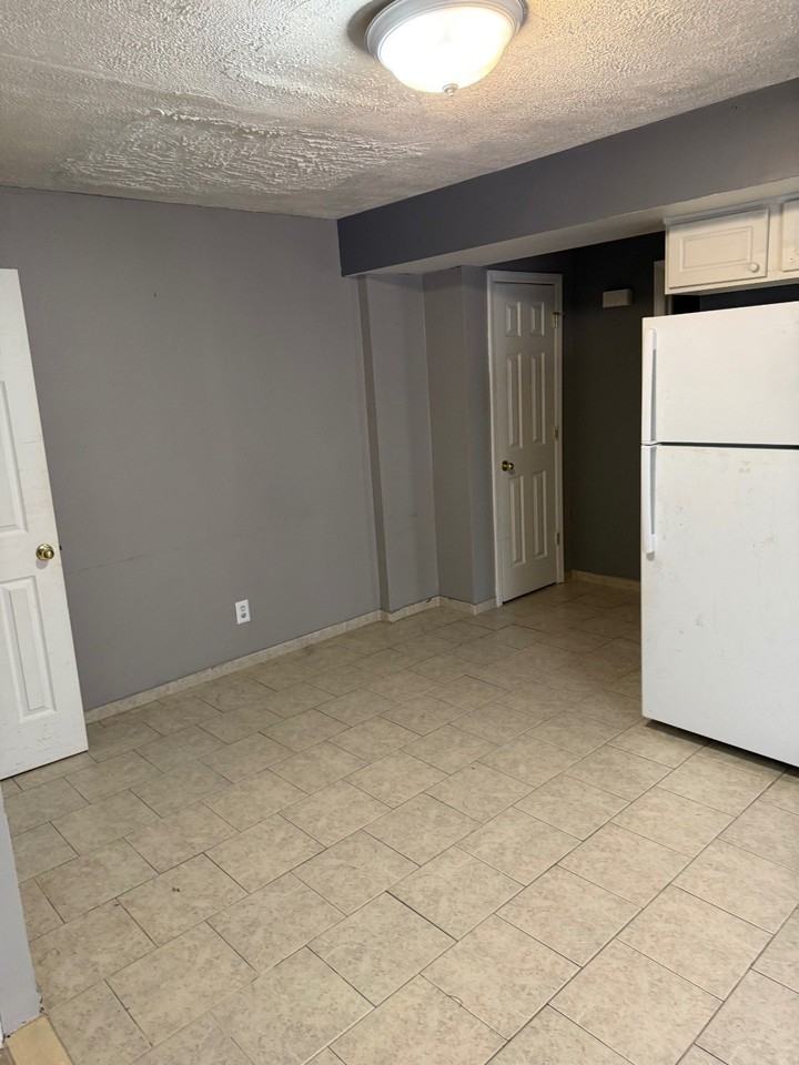 59 Lisa Ln - Photo 2 of 8