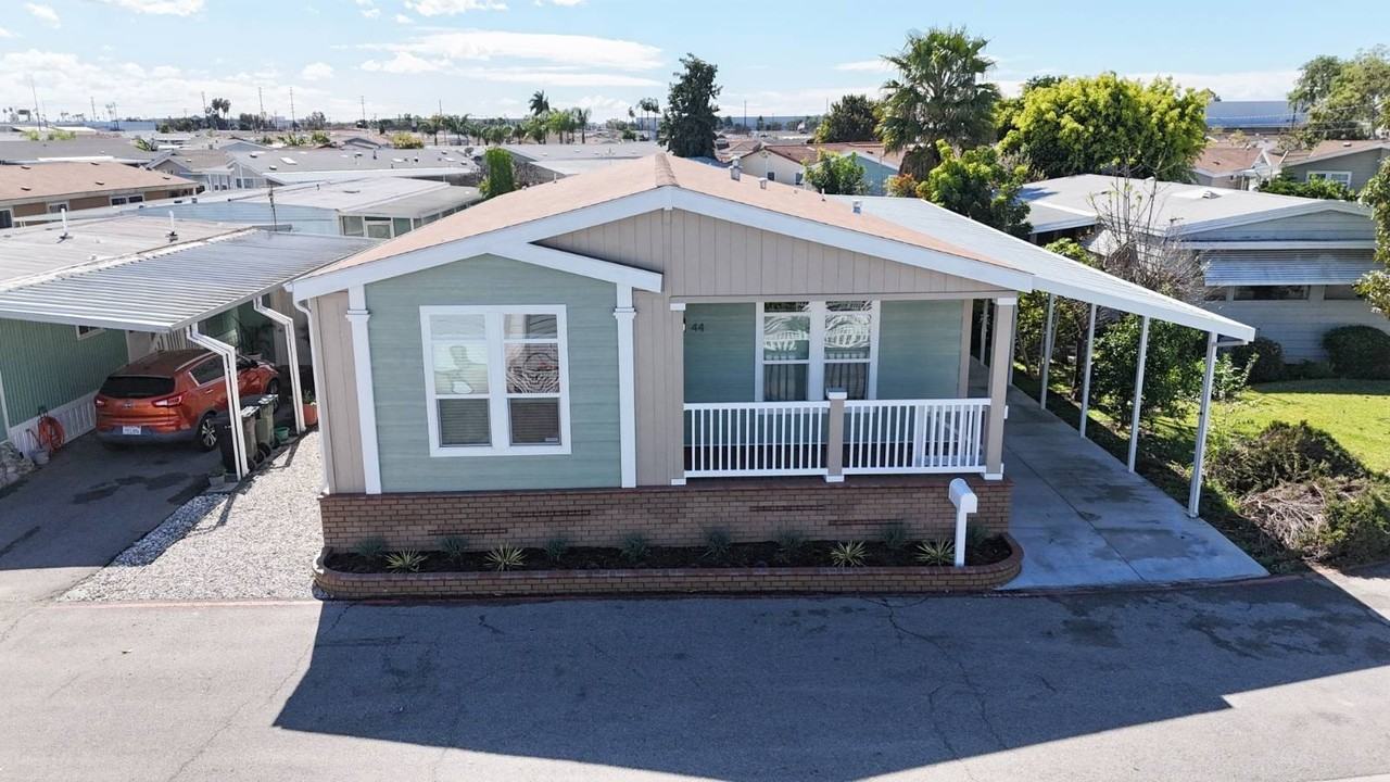 44 Pine Via - Photo 2 of 32