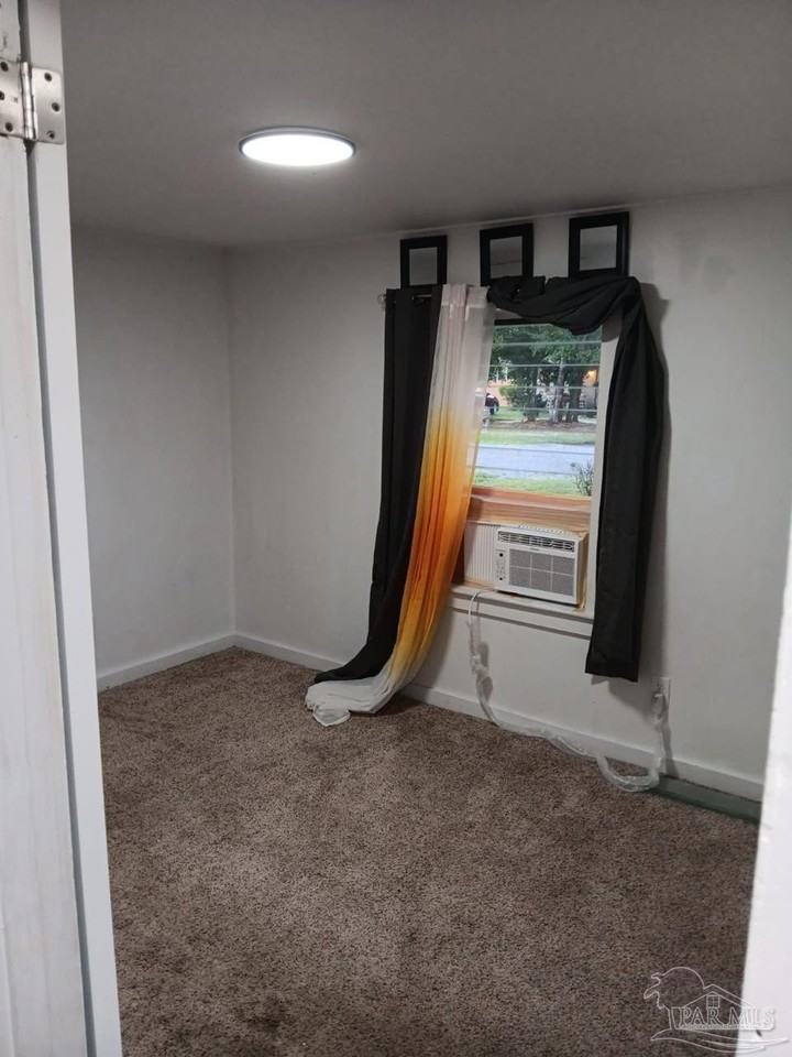 612 Rentz Ave - Photo 4 of 5