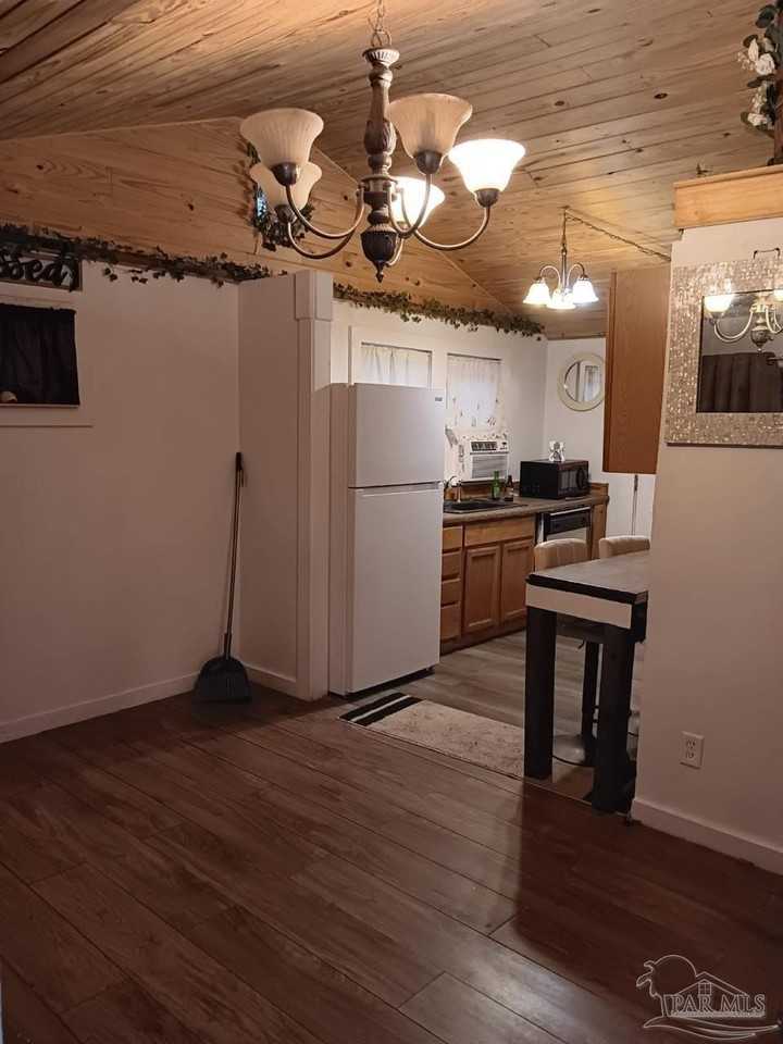 612 Rentz Ave - Photo 5 of 5