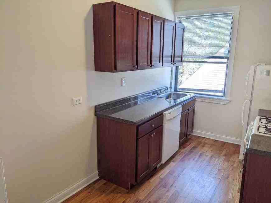 1313 Oak Ave - Photo 4 of 10