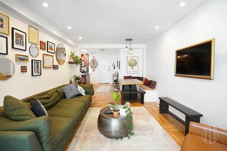 211 E 18th St - Photo 3 of 10